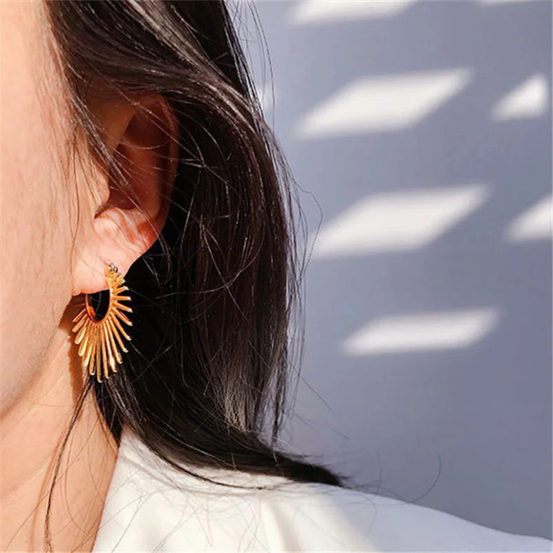 Velora™ Golden Sunflower - Geometric Hoop Earrings